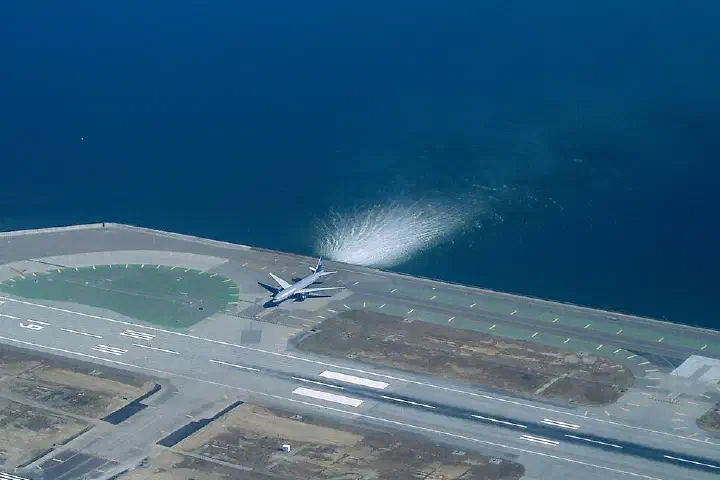 Jet Engines over Water
