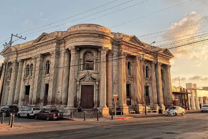 Antiguo banco de Guaymas, Sonora, México