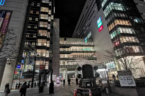 Entetsu Department Store at night