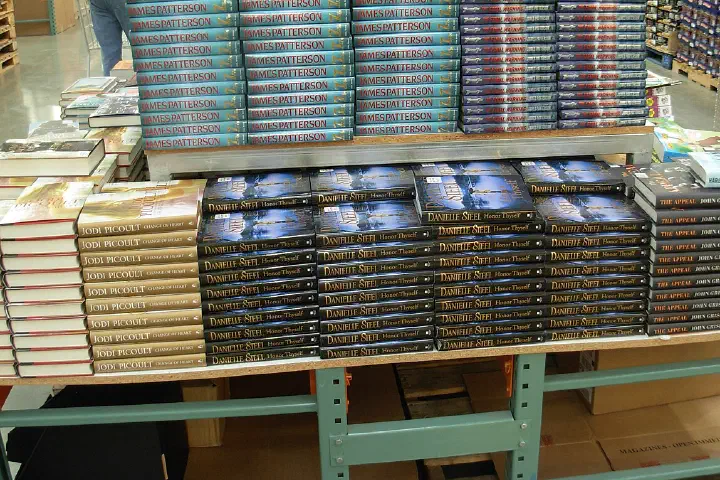 Whats popular at Costco in Kauai - April, 2008 7th Heaven is the seventh book in the Women's Murder Club series featuring Lindsay Boxer by James