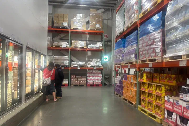 (Costco Wholesale Kanazawa Seaside Warehouse Store)