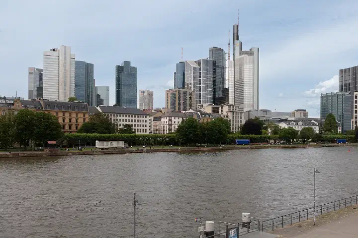 Frankfurt am Main, skyline from the Holbeinsteg