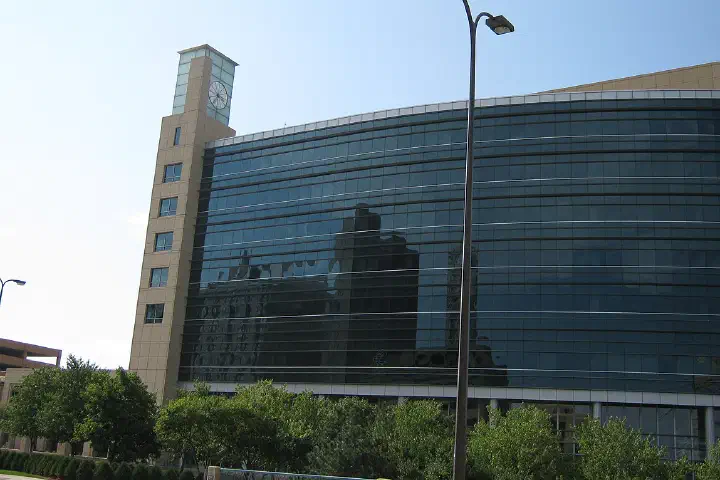 The Federal Reserve Bank of Minneapolis building, seen from Hennepin Avenue