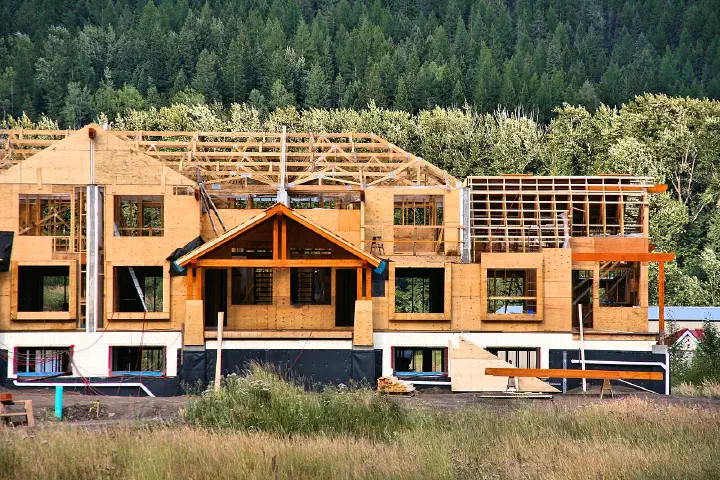 Wood frame condominium construction in Canada