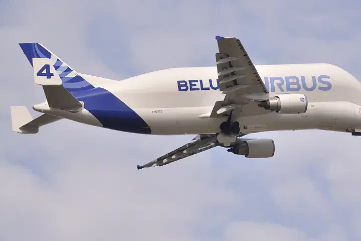 BGA Beluga F-GSTD 5jul14 LFBO-2