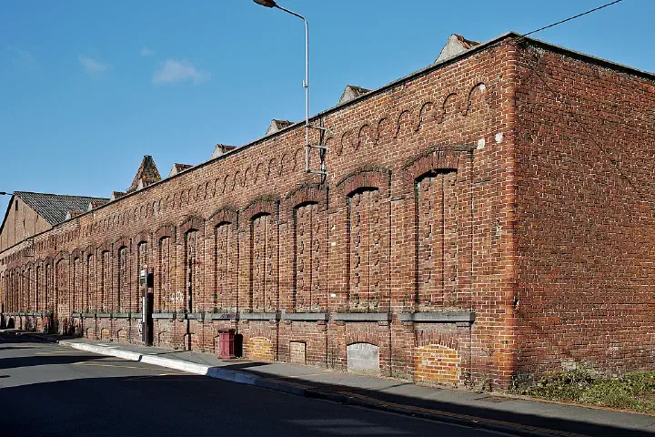 View of the former Motte-Bossut textile factory, Rue Victor Hugo 1, in Leers