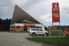 A disused Little Chef café at Markham Moor.