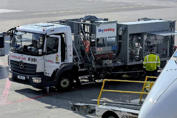 Fuel truck at Zurich International Airport (Flughafen Zürich)