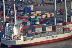 A container ship at the Tollerort terminal, Port of Hamburg.