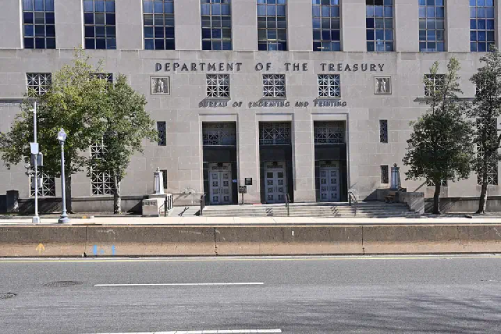 The front of the Bureau of Engraving and Printing annex, showing its main entrance.