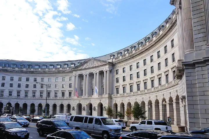 Main entrance of U.S. EPA Headquarters; the William Jefferson Clinton Federal Building on 12th Street, N.W., Washington
