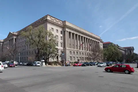 Herbert C. Hoover Building, Headquarters of the United States Department of Commerce, Louis Ayres, Constitution Avenue, Pennsylvania Avenue