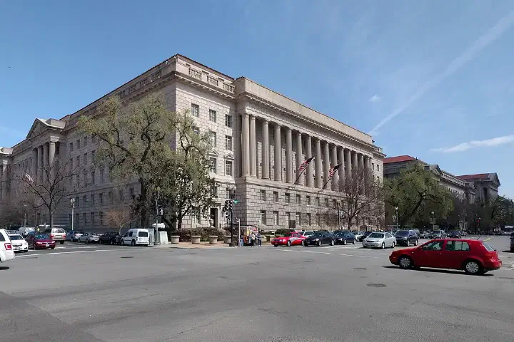Herbert C. Hoover Building, Headquarters of the United States Department of Commerce, Louis Ayres, Constitution Avenue, Pennsylvania Avenue