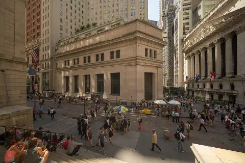 23 Wall Street (foreground) and 15 Broad Street (background) in the Financial District of Manhattan, New York